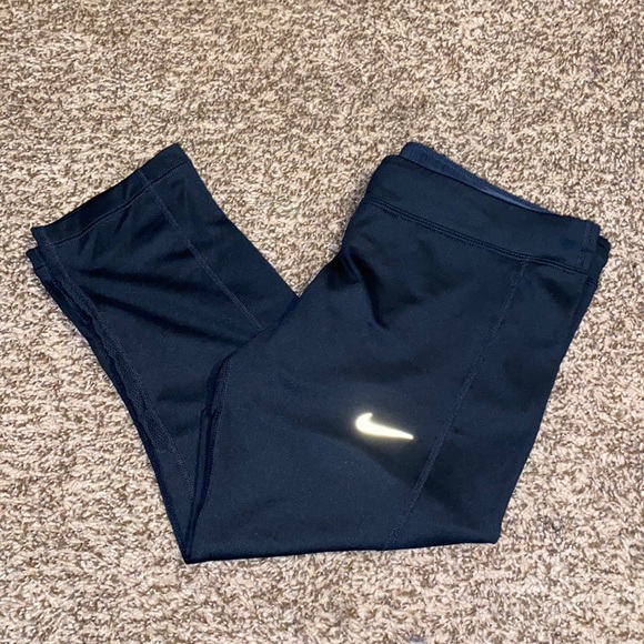 Nike DriFit Capris Leggings - Picture 1 of 3